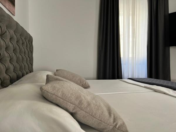 Tri Lava Luxury Living : photo 3 de la chambre chambre double ou lits jumeaux avec terrasse