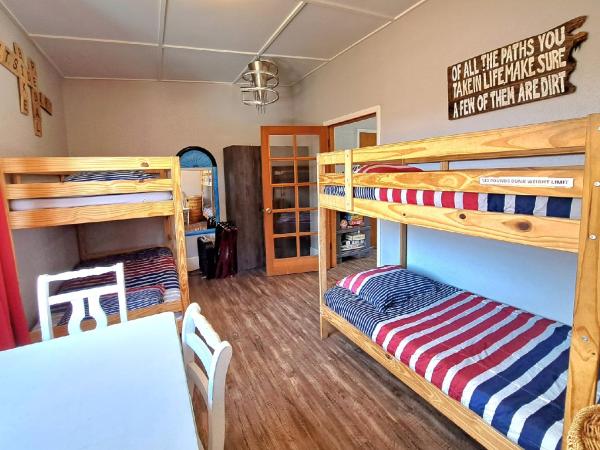 Buffalo Lodge Bicycle Resort - Amazing access to local trails & the Garden : photo 4 de la chambre bungalow familial