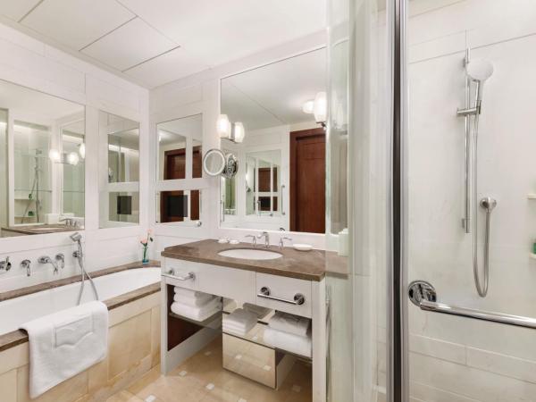 Futian Shangri-La, Shenzhen,Near to Shenzhen Convention&Exhibition Centre, Futian Railway Station : photo 8 de la chambre chambre lits jumeaux horizon avec accès au salon exécutif