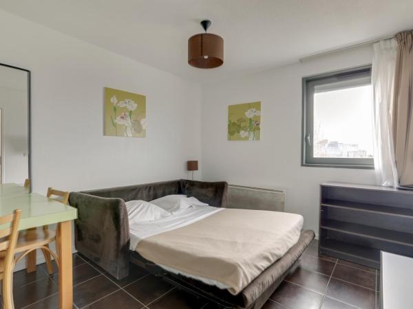 All Suites Bordeaux Lac - Parc des Expositions : photo 6 de la chambre appartement (1 canapé-lit et 1 lit double)