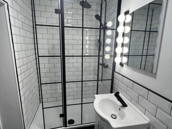 Amani Apartments - Glasgow City Centre : photo 8 de la chambre studio avec terrasse