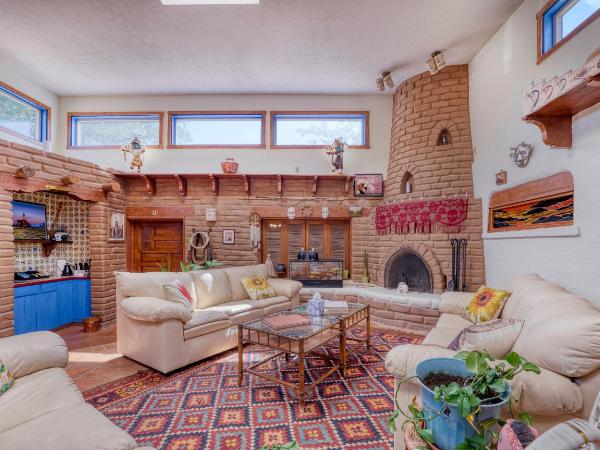 Loba Luna-Come Home To Enchantment : photo 10 de la chambre chambre quadruple avec salle de bains