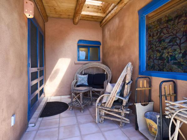 Loba Luna-Come Home To Enchantment : photo 3 de la chambre chambre quadruple avec balcon