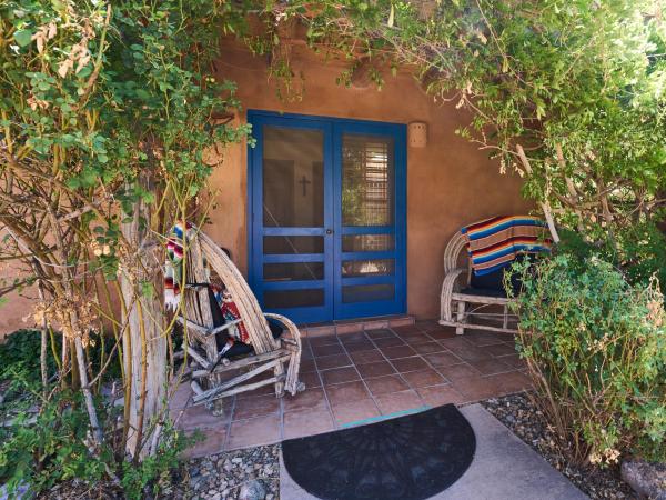 Loba Luna-Come Home To Enchantment : photo 4 de la chambre chambre quadruple avec balcon