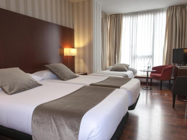 Zenit Borrell : photo 1 de la chambre chambre double ou lits jumeaux avec lit d'appoint