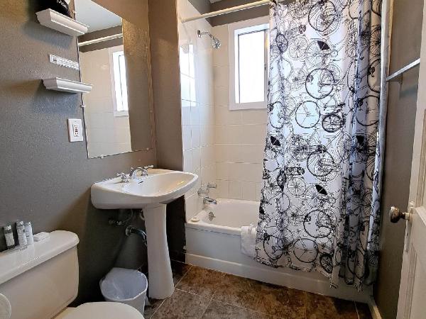 Buffalo Lodge Bicycle Resort - Amazing access to local trails & the Garden : photo 5 de la chambre suite 2 pièces avec cuisine