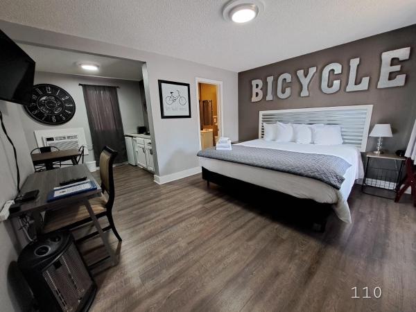 Buffalo Lodge Bicycle Resort - Amazing access to local trails & the Garden : photo 6 de la chambre suite 2 pièces avec cuisine