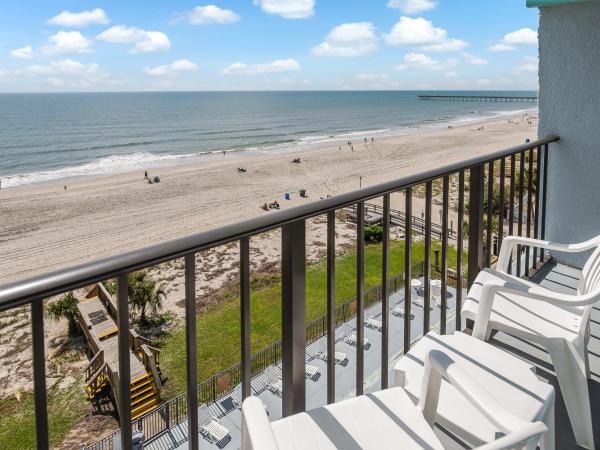 Tropical Seas Hotel : photo 2 de la chambre chambre lit queen-size côté océan avec cuisine et vue