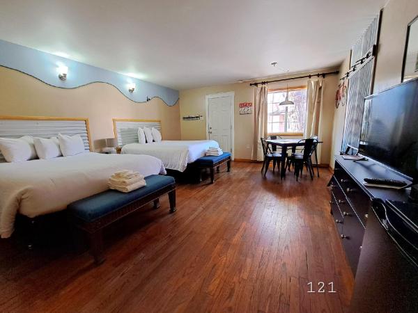 Buffalo Lodge Bicycle Resort - Amazing access to local trails & the Garden : photo 2 de la chambre chambre lit queen-size