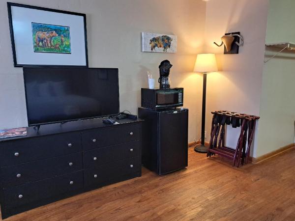 Buffalo Lodge Bicycle Resort - Amazing access to local trails & the Garden : photo 7 de la chambre chambre lit queen-size