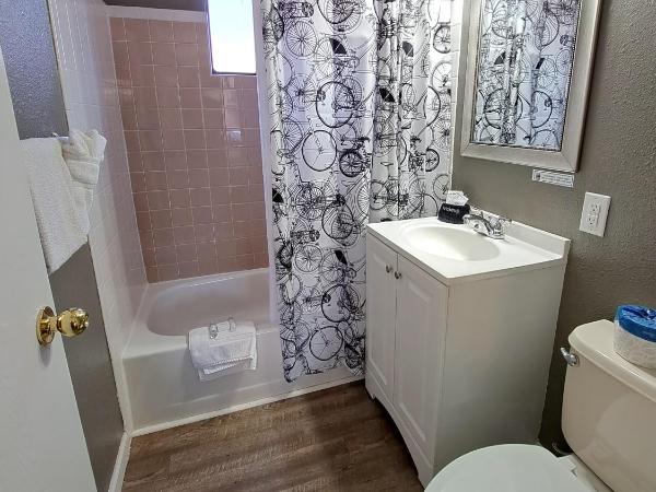 Buffalo Lodge Bicycle Resort - Amazing access to local trails & the Garden : photo 2 de la chambre chambre lit king-size supérieure