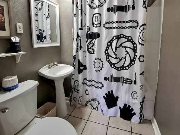 Buffalo Lodge Bicycle Resort - Amazing access to local trails & the Garden : photo 6 de la chambre suite lit king-size