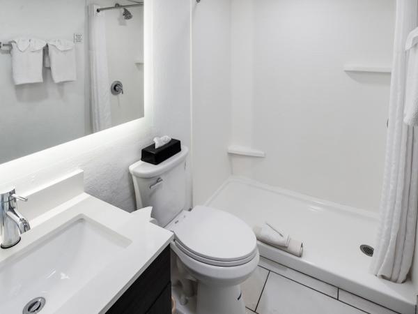 Tropical Seas Hotel : photo 6 de la chambre chambre lit queen-size intérieure avec coin cuisine (sans vue)