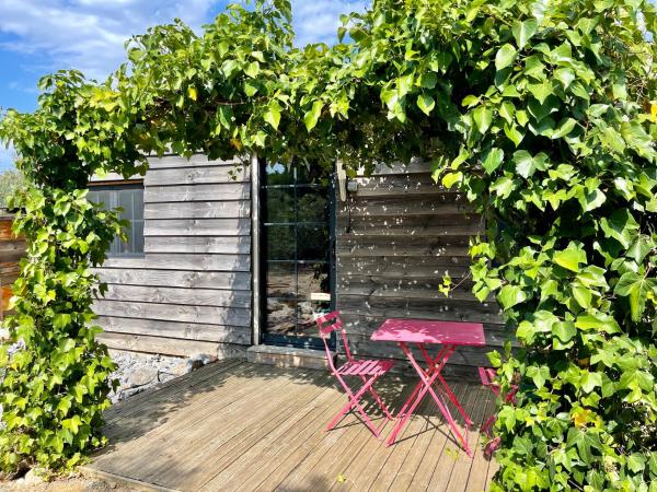 Gîte Les logis du Pech : photo 4 de la chambre chambre double - vue sur jardin