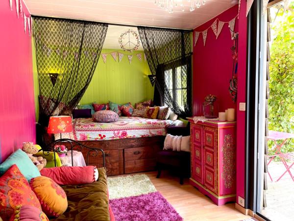 Gîte Les logis du Pech : photo 3 de la chambre chambre double - vue sur jardin