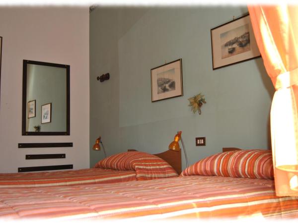 Bed and Breakfast D'Angelo : photo 5 de la chambre chambre double ou lits jumeaux avec salle de bains commune