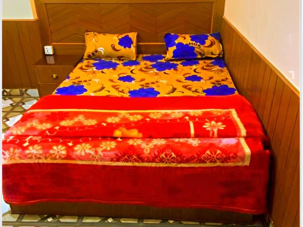 Shri Holy Family Guest House : photo 2 de la chambre chambre double