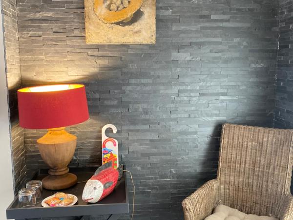 Escapades Lointaines : photo 8 de la chambre chambre double - vue sur piscine