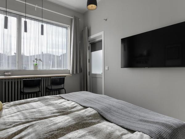 NN Urban Guesthouse : photo 5 de la chambre chambre double avec salle de bains privative