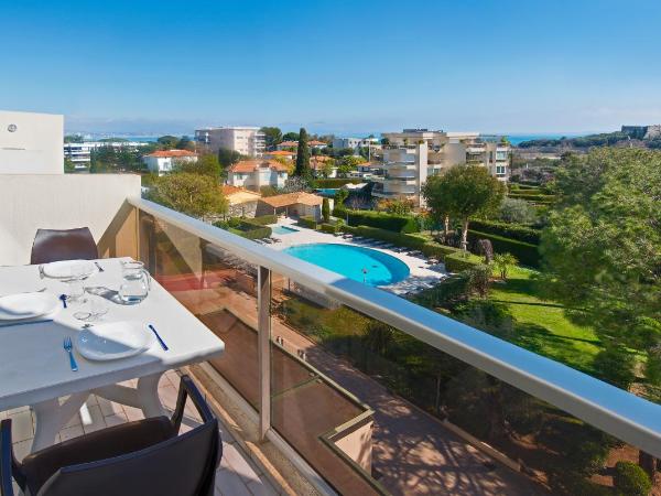 Residence Residéal Antibes : photo 6 de la chambre studio 4 personnes vue sur la mer