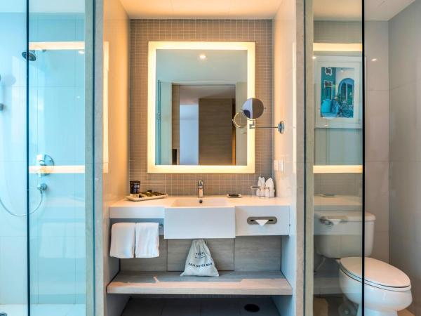 Novotel Phuket City Phokeethra : photo 4 de la chambre chambre lit king-size exécutive
