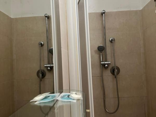 Hotel Mercurio : photo 2 de la chambre chambre double