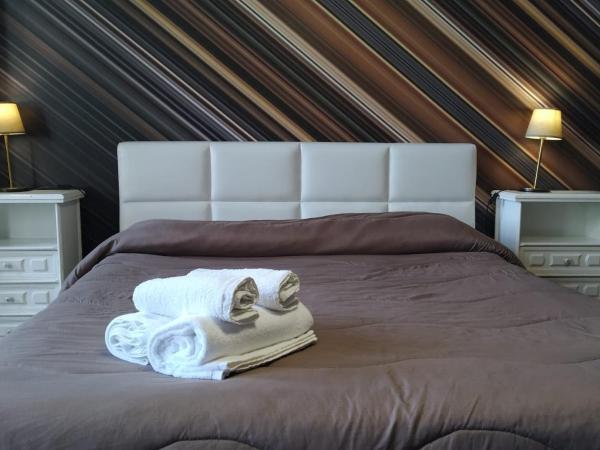 CconfortHotels R&B Dolci Emozioni - SELF CHECK IN : photo 1 de la chambre chambre triple