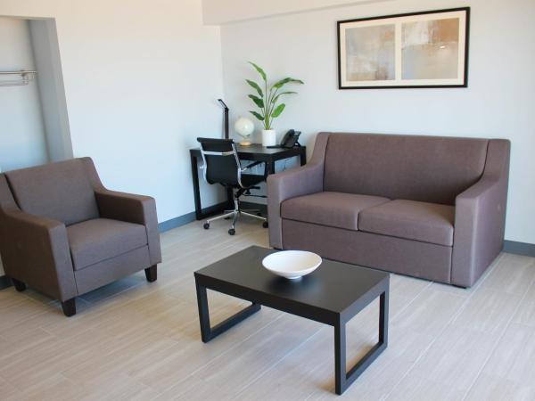 Sun & Sand Resort Oceanfront Suites : photo 3 de la chambre ocean front suite lower floor