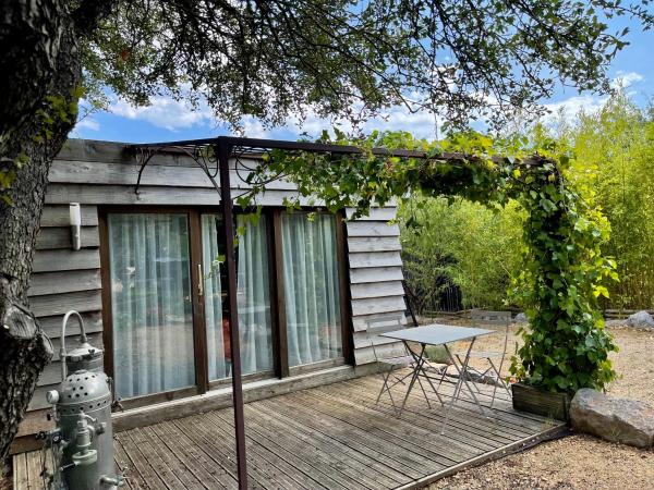 Gîte Les logis du Pech : photo 1 de la chambre chambre double - vue sur jardin
