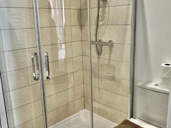 Andorra Guest Accommodation : photo 1 de la chambre chambre familiale (3 adultes)