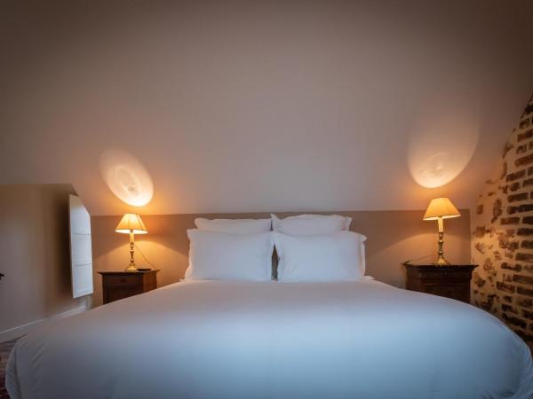 Domaine de Charnay - Résidence de charme : photo 1 de la chambre suite - vue sur jardin