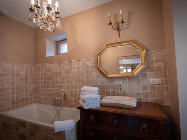 Domaine de Charnay - Résidence de charme : photo 4 de la chambre grande chambre double