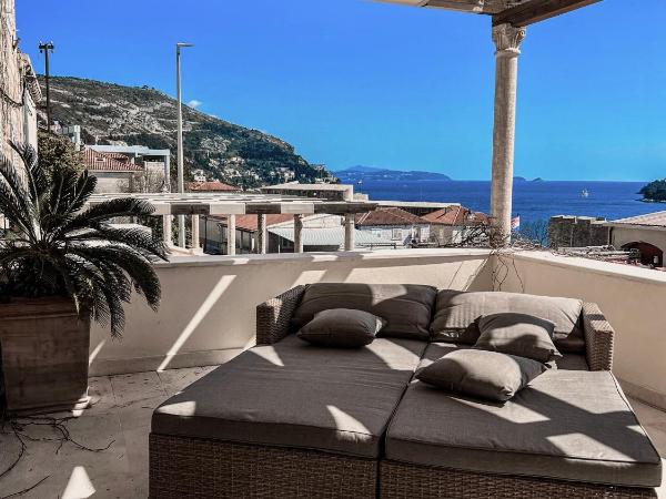 boutique Villa Dorma : photo 1 de la chambre chambre double supérieure avec terrasse - vue sur ville