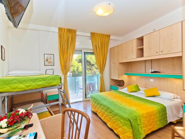 Hotel Gimm : photo 3 de la chambre chambre familiale (2 adultes et 2 enfants)