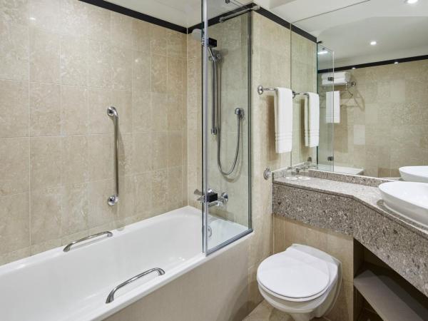 Leeds Marriott Hotel : photo 3 de la chambre chambre exécutive lit king-size - accès au salon exécutif