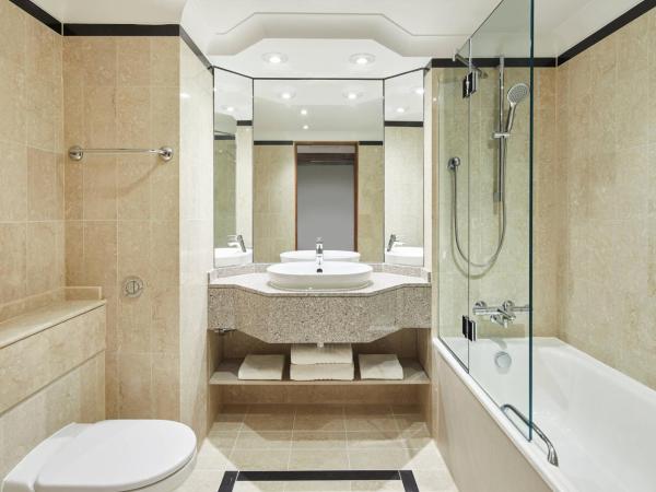 Leeds Marriott Hotel : photo 5 de la chambre suite junior avec accès au salon exécutif - vue sur ville