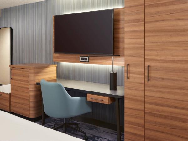 Fairfield by Marriott Niagara Falls, Canada : photo 3 de la chambre chambre lit king-size
