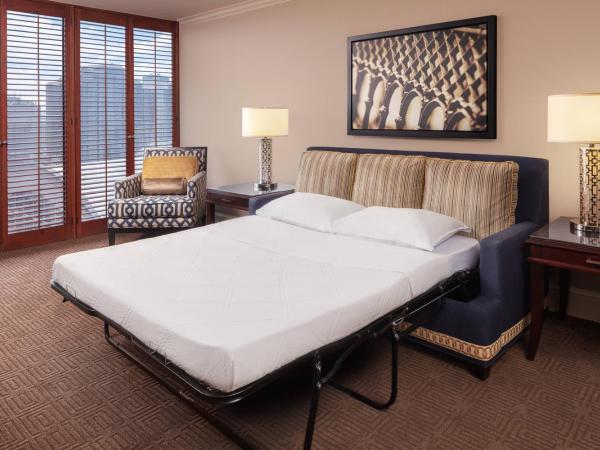 Sheraton New Orleans Hotel : photo 3 de la chambre suite lit king-size exécutive avec canapé-lit