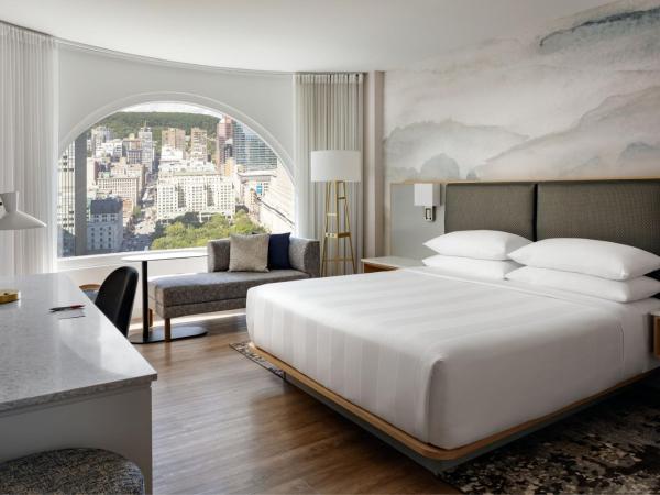Montreal Marriott Chateau Champlain : photo 1 de la chambre chambre lit king-size - vue sur parc