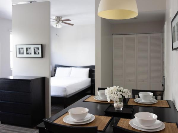 Ocean Reef Suites : photo 9 de la chambre suite lit queen-size avec canapé-lit
