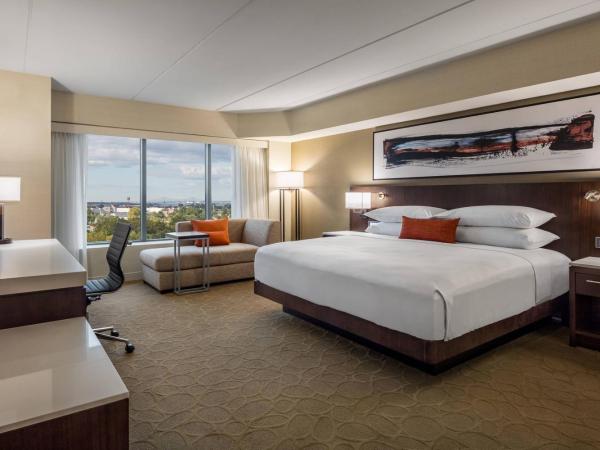 Delta Hotel Philadelphia Airport : photo 1 de la chambre chambre lit king-size