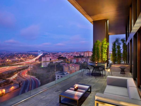 Le Meridien Istanbul Etiler : photo 9 de la chambre suite junior bosphore avec accès au salon club