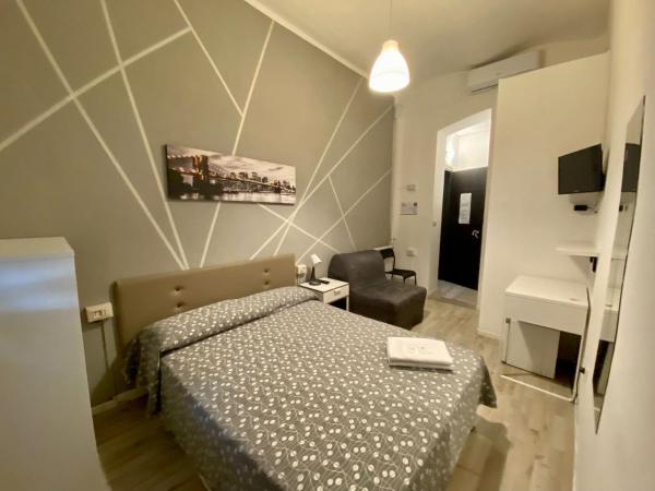 Guest House Minas : photo 9 de la chambre chambre double avec salle de bains privative