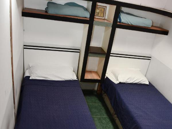 Palermo Soho Hostel : photo 3 de la chambre chambre lits jumeaux Économique avec salle de bains privative 