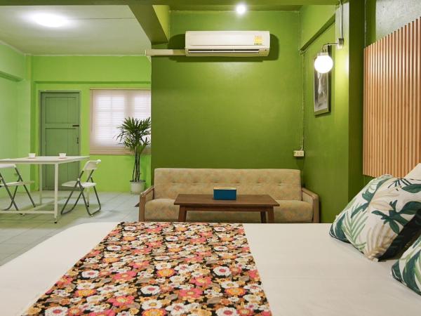 GO INN The Grand Palace - Mrt Samyot Station : photo 9 de la chambre chambre lit king-size deluxe