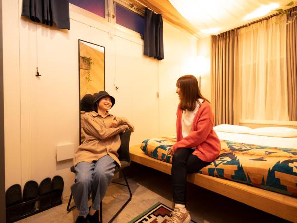 Glamping Tokyo Asakusa : photo 2 de la chambre chambre double avec cabinet de toilette commun