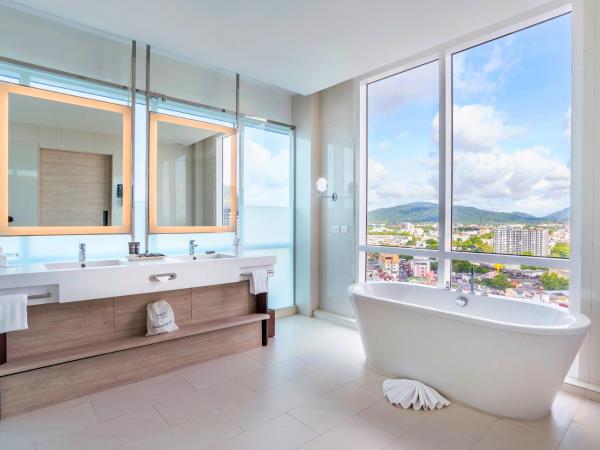 Novotel Phuket City Phokeethra : photo 1 de la chambre suite exécutive