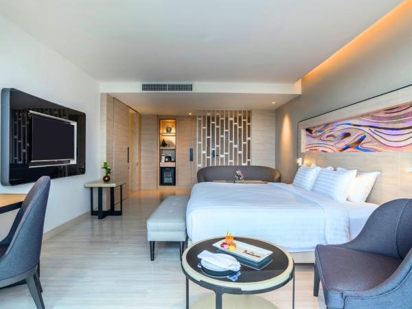 Novotel Phuket City Phokeethra : photo 6 de la chambre suite junior lit king-size