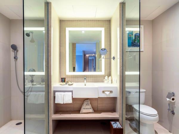 Novotel Phuket City Phokeethra : photo 4 de la chambre suite junior