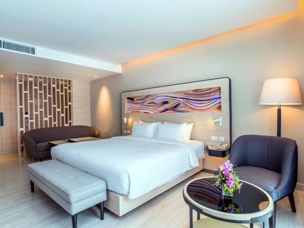 Novotel Phuket City Phokeethra : photo 2 de la chambre suite junior lit king-size